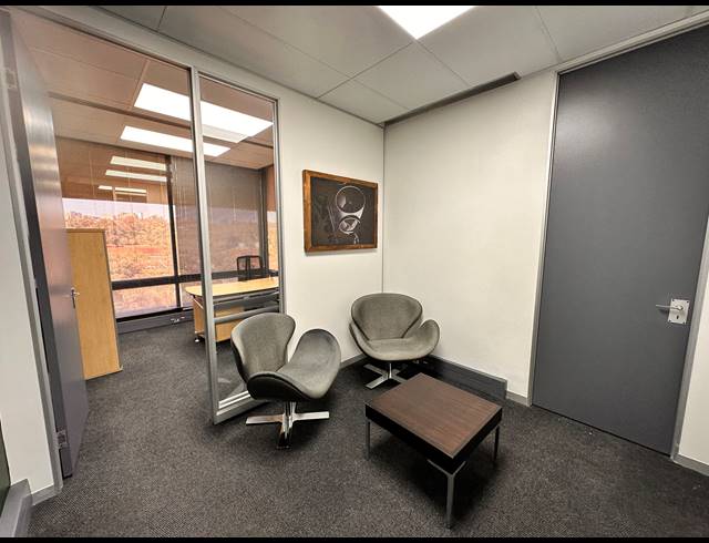 18M² SERVICED OFFICE TO LET IN BRAAMFONTEIN WERF